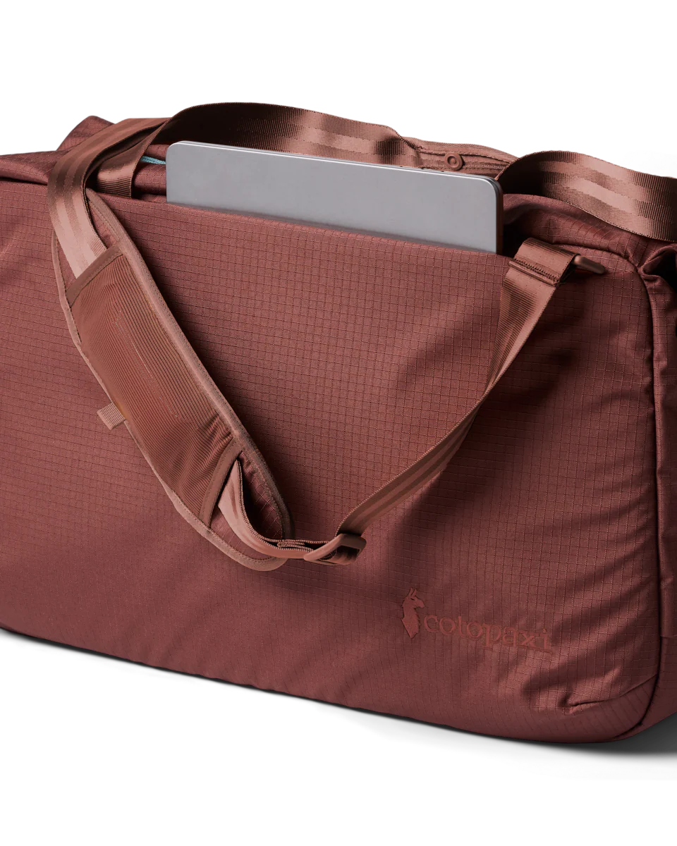 Viaje 45L Travel Duffel - Image 14