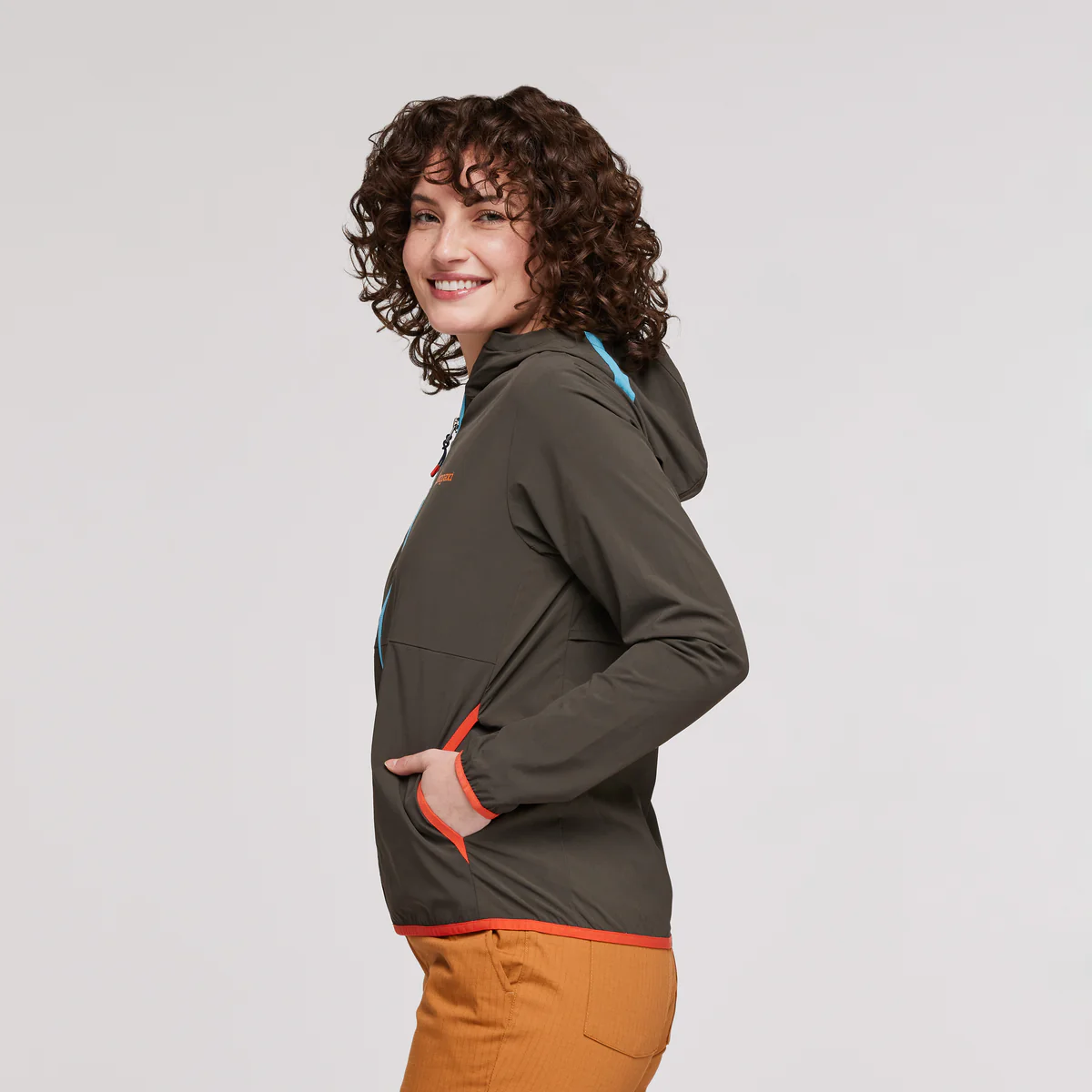 Vuelta Performance Windbreaker - Women's - Image 10