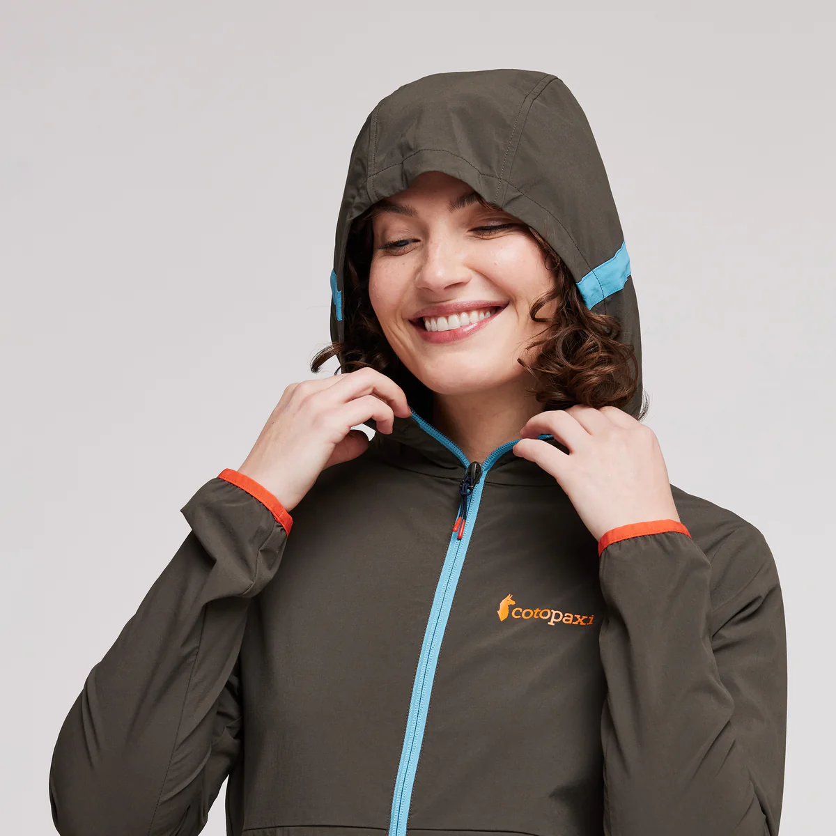 Vuelta Performance Windbreaker - Women's - Image 11