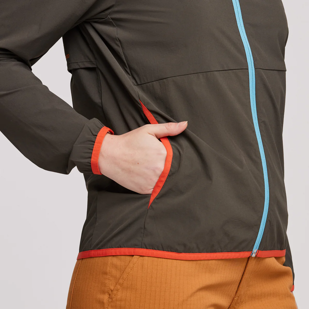 Vuelta Performance Windbreaker - Women's - Image 12